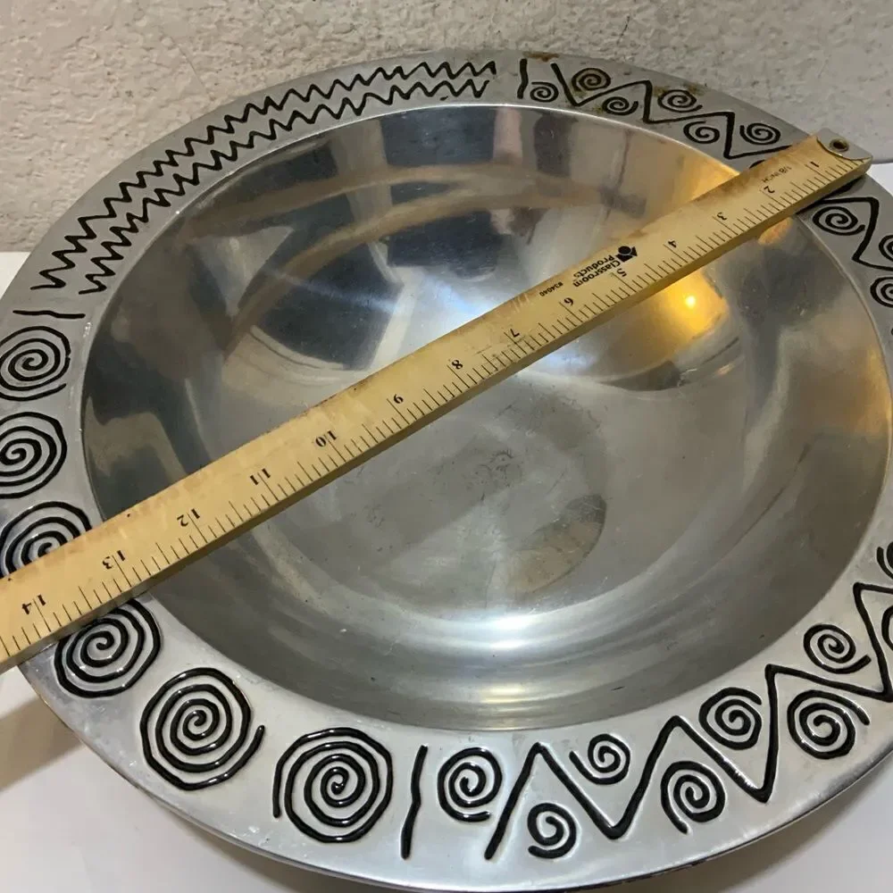 WILTON ARMETALE Reggae 14.5 inch Round Vegetable Bowl